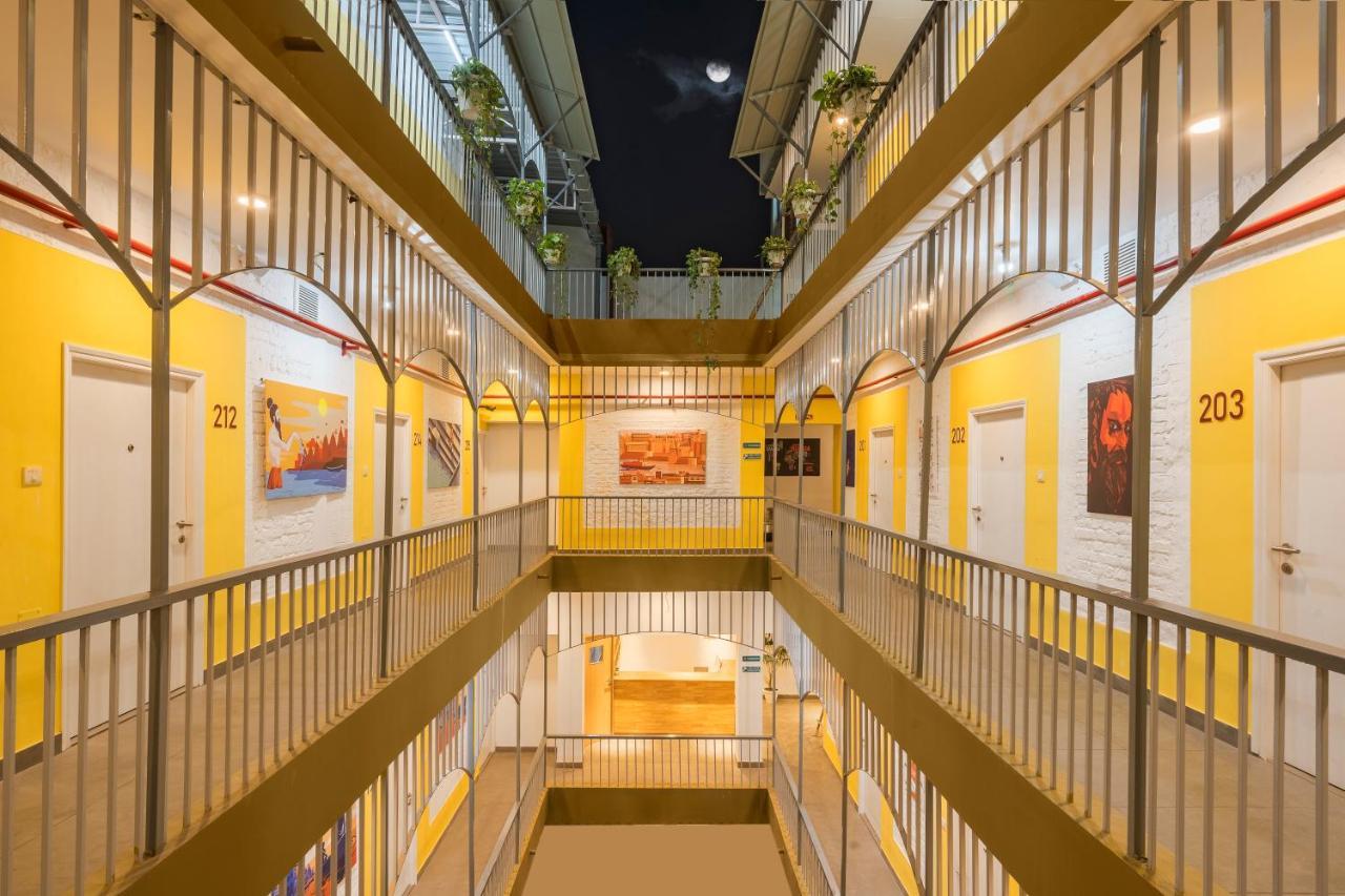Bedzzz By Leisure Hotels, 1 Km From Dashwasamedh Ghat Hotel Varanasi